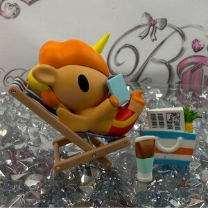 tokidoki fun in the sun lil’ lounge Orange Unicorn Lounger with Blue Cooler